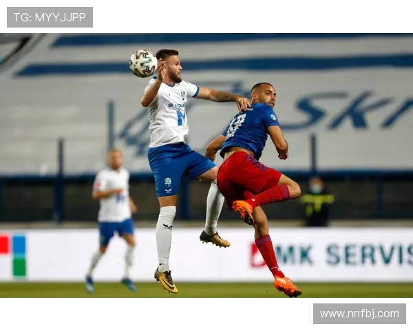 斯通斯与迪亚斯:技术型vs指挥型中卫差异解析 斯通斯与迪亚斯:技术型vs指挥型中卫差异解析