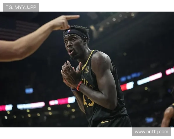 西亚卡姆突破拉开差距 提升球队关键时刻得分效率